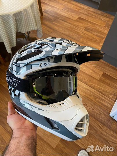 Шлем для мотоцикла взрослый