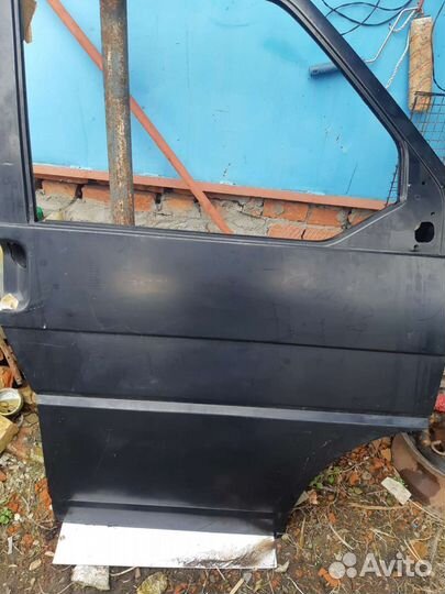 Дверь передняя правая Volkswagen T-4