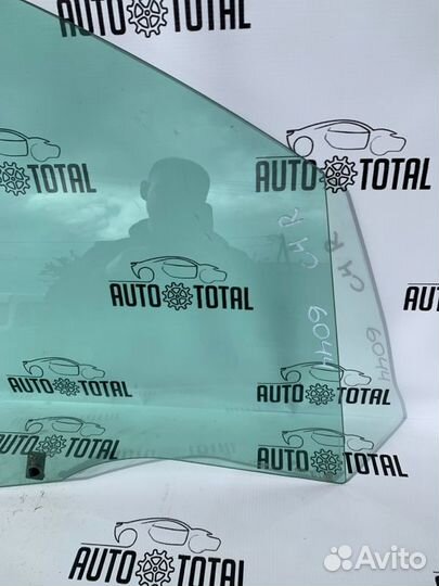 Стекло двери переднее правое Citroen C4 2011