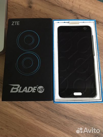 Смартфон ZTE bladeV8