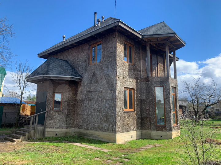 Дом 210 м² на участке 8 сот.