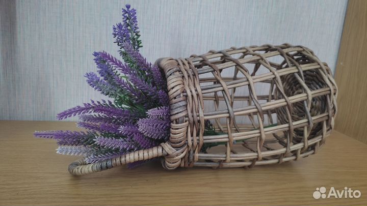 Корзина плетеная из бумажной лозы