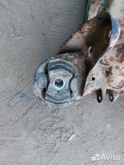 Подрамник задний mercedes w210