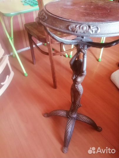 Подставка для цветов напольная металлическая