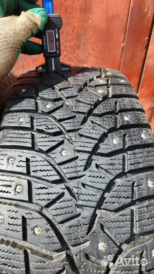 Bridgestone Blizzak Spike-02 SUV 225/65 R17