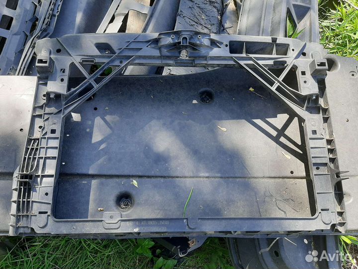 60U805588 Панель передняя Skoda Rapid