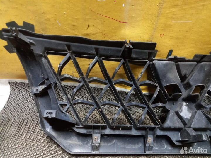 Решетка радиатора Mitsubishi Pajero Sport K96W