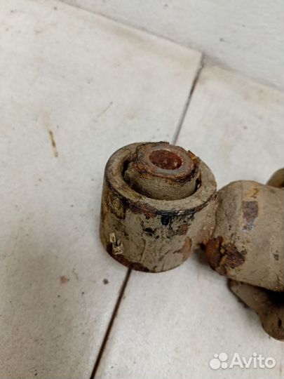 Стойка задняя в сборе Toyota Avensis 2 T250