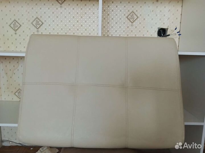 Кожанные подушки от дивана