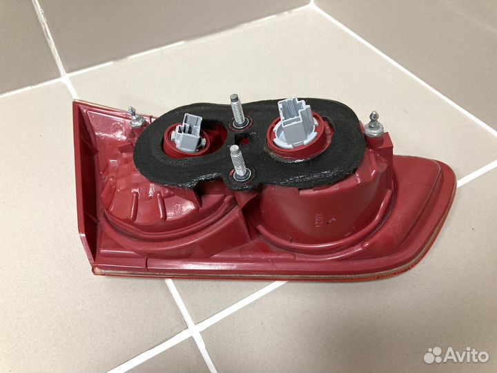 Фонарь внутрен правый Mitsubishi Lancer X 2007-17