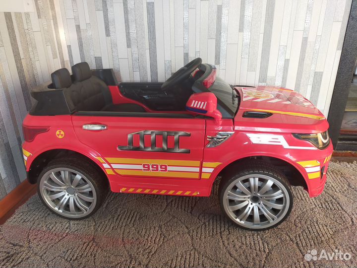 Детский электромобиль двухместный бу