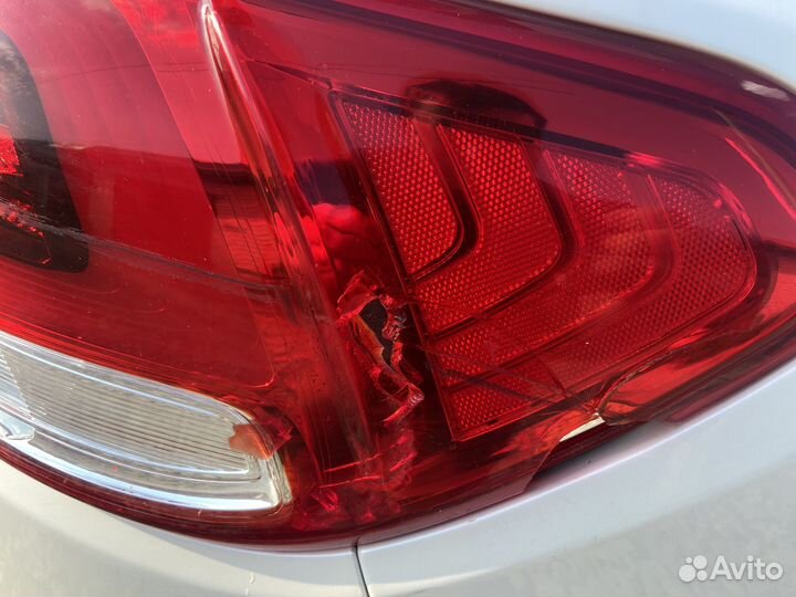 Задний правый фонарь KIA sorento prime UM