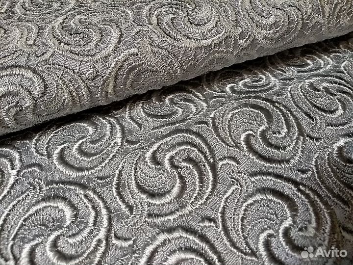 Отрез ткани.Атлас с вышивкой.Германия