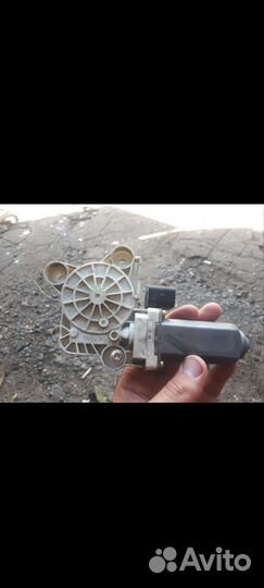 Моторчик стеклоподъемеика мерседес 211