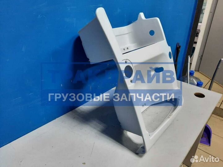 Подножка Рено Премиум правая (белого цвета)