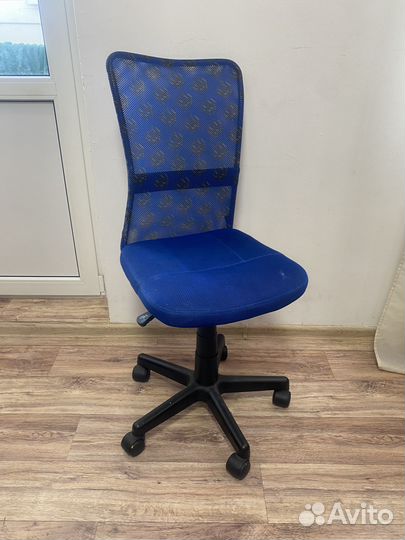 Офисное кресло