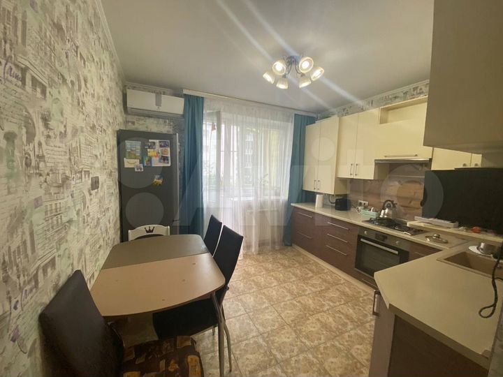 2-к. квартира, 54 м², 2/5 эт.
