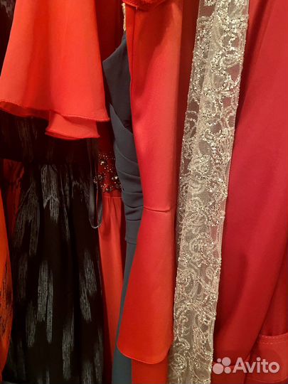 Распродаю вечерние платья