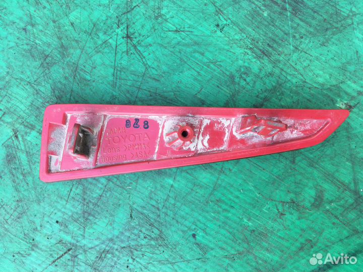 Отражатель в бампер задний левый Lexus RX 4