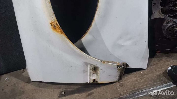 Крыло переднее правое Audi 100c4