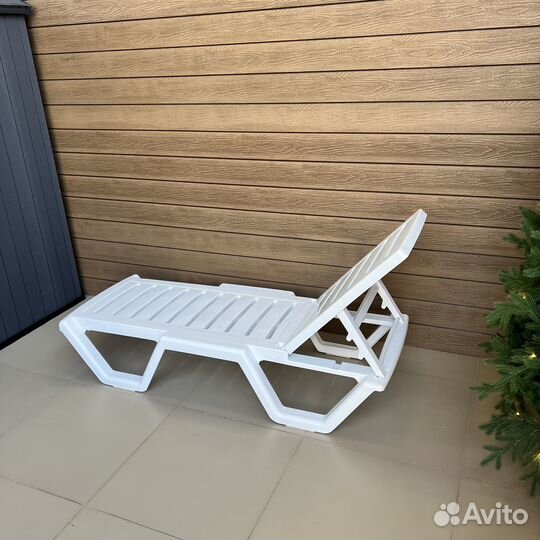 Шезлонг пластиковый для пляжа опт и розница