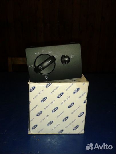 Выключатель фар головного света на Форд