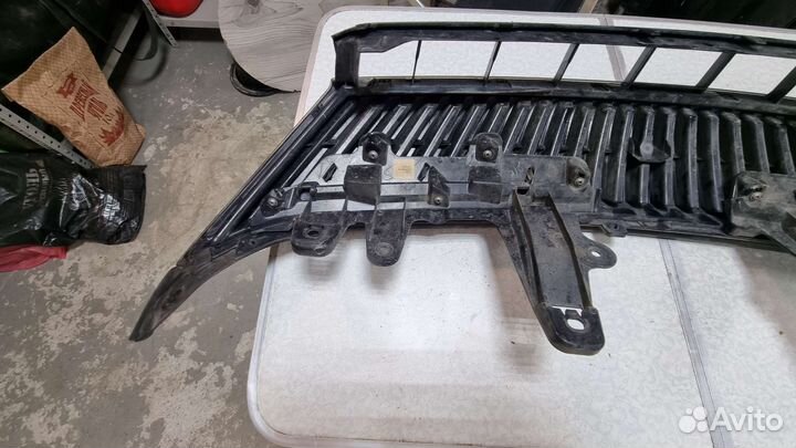 Решетка радиатора на Toyota Harrier