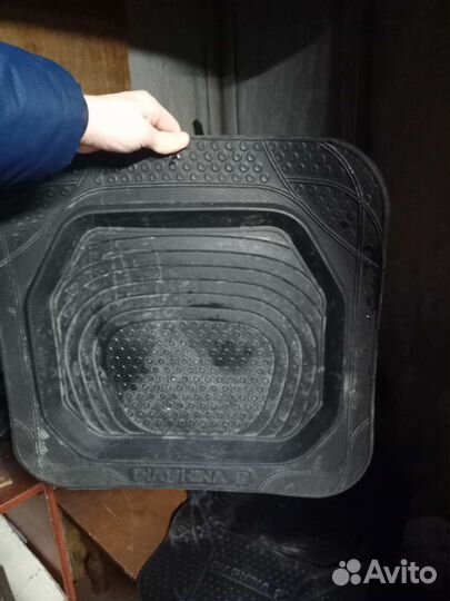 Автомобильные коврики резиновые