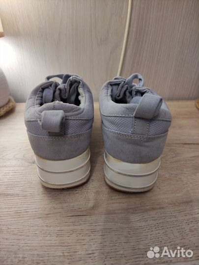 Кроссовки zara женские