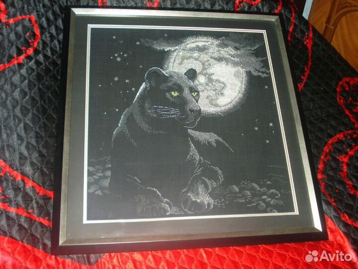 Картина, вышитая крестиком