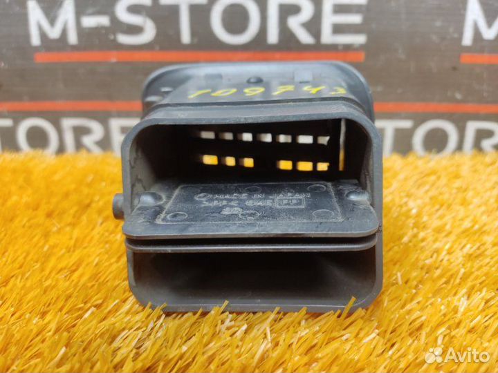 Дефлектор воздушный передний правый Subaru Impreza