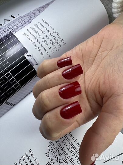 Модель на маникюр и педикюр