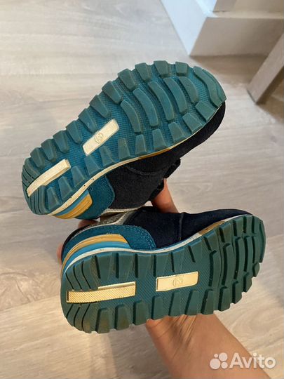 Кроссовки котофей 22