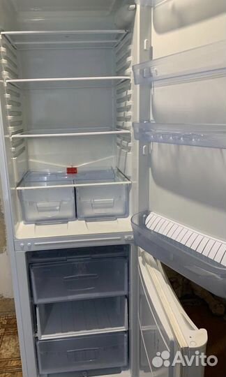 Холодильник 2-х камерный Indesit