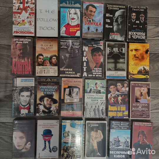 Видеокассеты в боксах