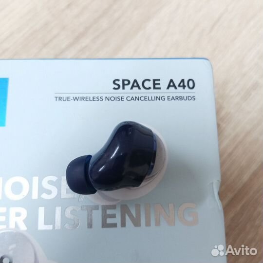 Левый наушник Anker Soundcore Space A40 синий