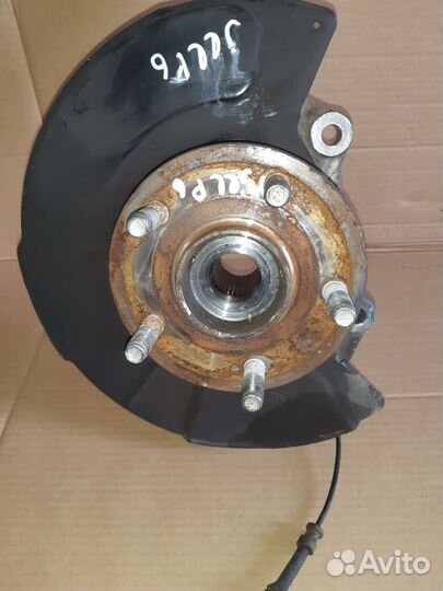 Кулак левый Jeep Grand Cherokee WK2 оригинал идеал