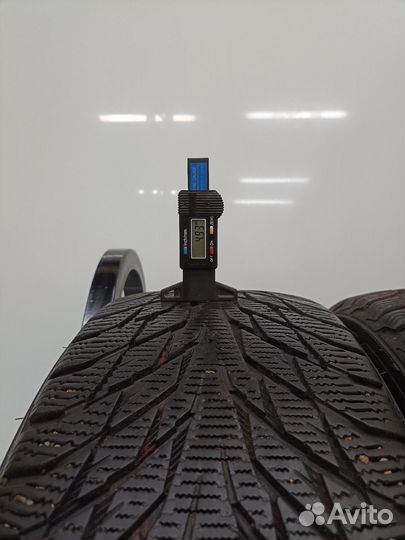 Nokian Tyres Hakkapeliitta R2 215/55 R17