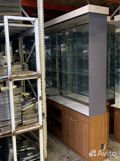 Витрины прилавки стойки нейтральные