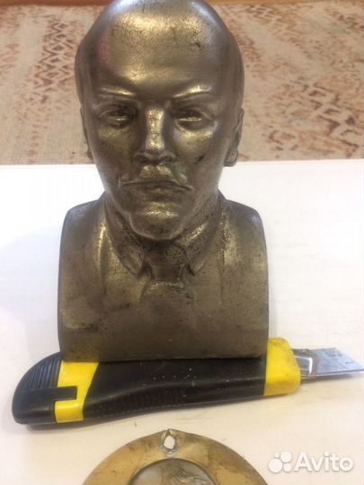 Бюст Ленин СССР