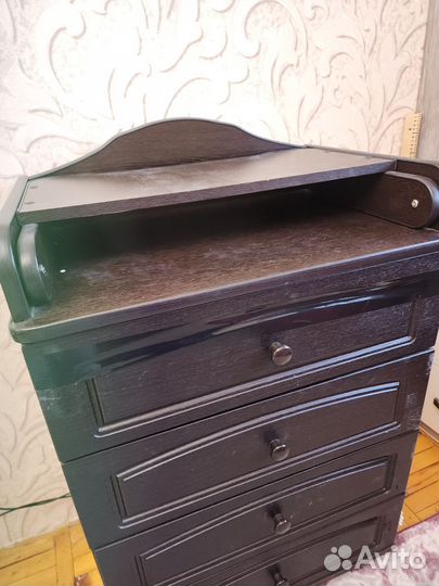 Камод (пелинальный) и кроватка.Всё вместе