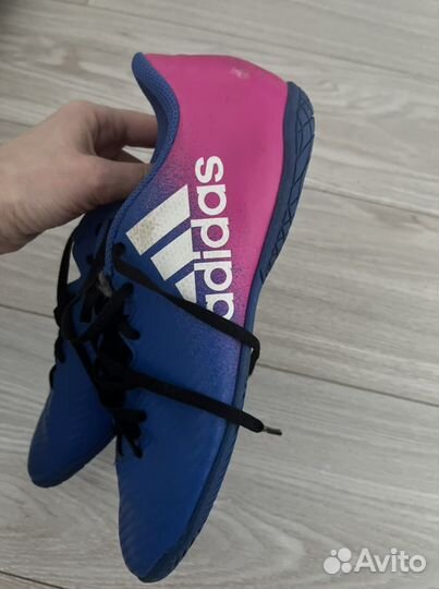 Футбольные бутсы adidas