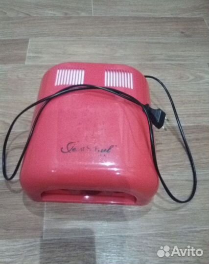 Лампа для ногтей