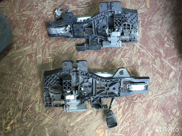 Ручка двери наружная Audi Q7