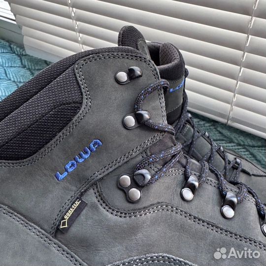 Треккинговые ботинки Lowa Gore-Tex (Словакия)