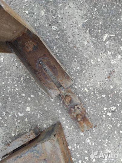 Кронштейн запасного колеса газель