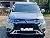 Mitsubishi Outlander 2.0 CVT, 2020, 63 000 км, с пробегом, цена 2 760 000 руб.