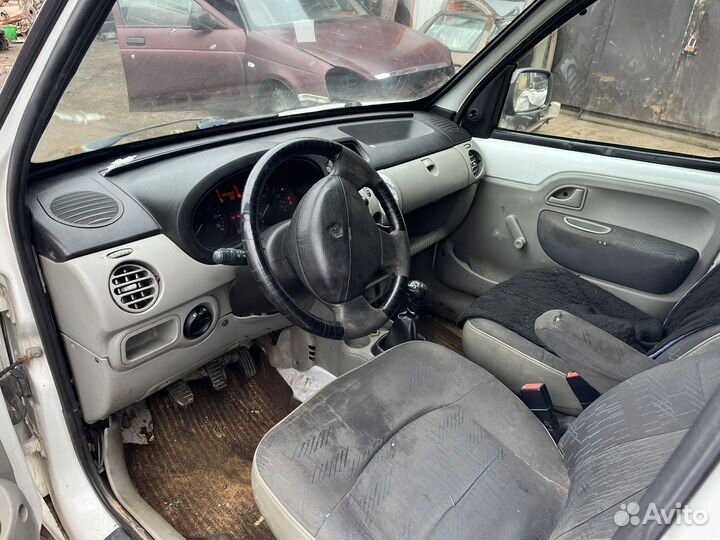 В разборе Renault Kangoo 1 2007г K7J700 JB3960