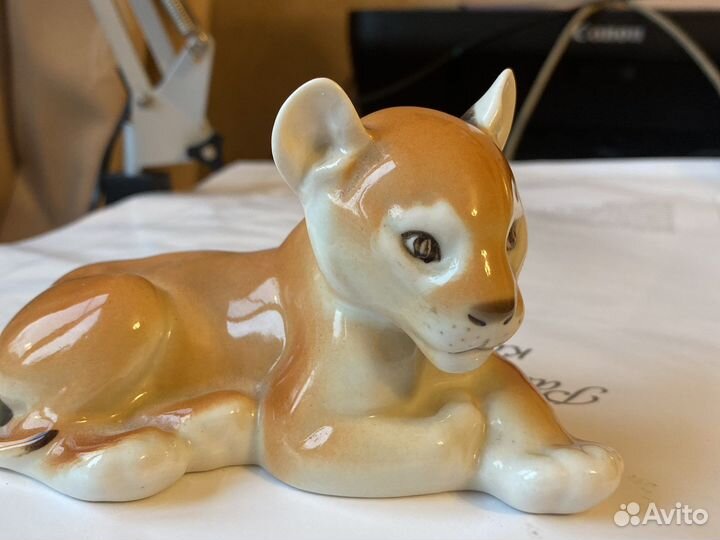 Львенок фарфоровый