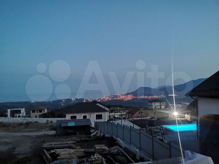 Дом 165 м² на участке 5 сот.